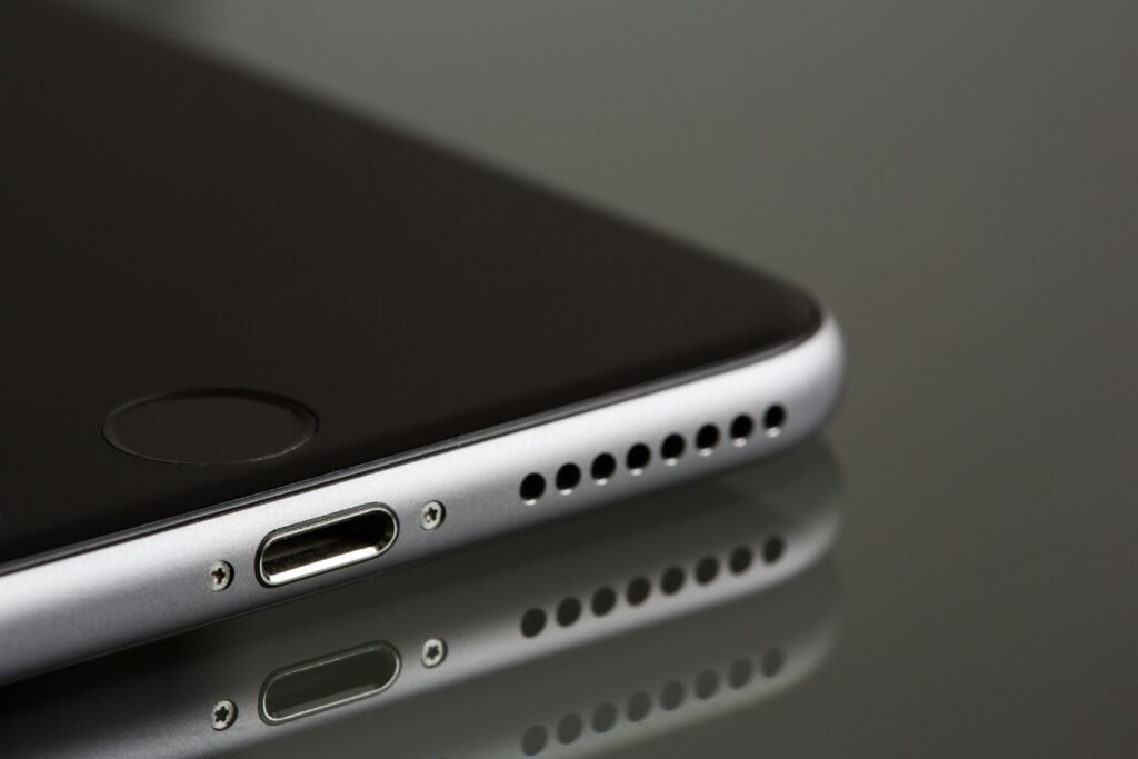 How to Save Battery Life on Your iPhones for Productivity